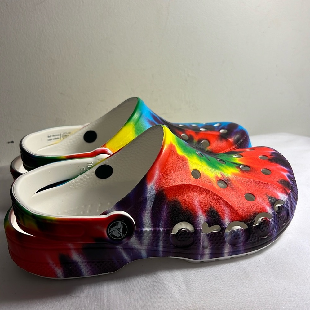NWT Unisex Clogs Crocs Baya Tie-Dye Clog Women’s 7 Men’s 5